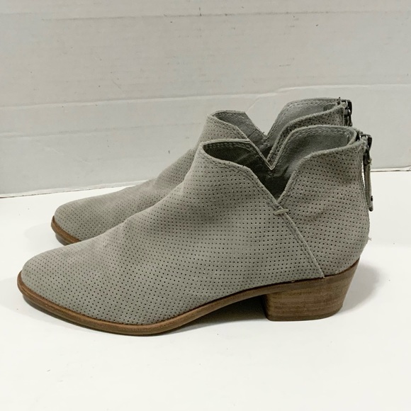Dolce Vita Karsen Gray Perforated Suede Ankle Bootie Womens Size 8 - Picture 4 of 10